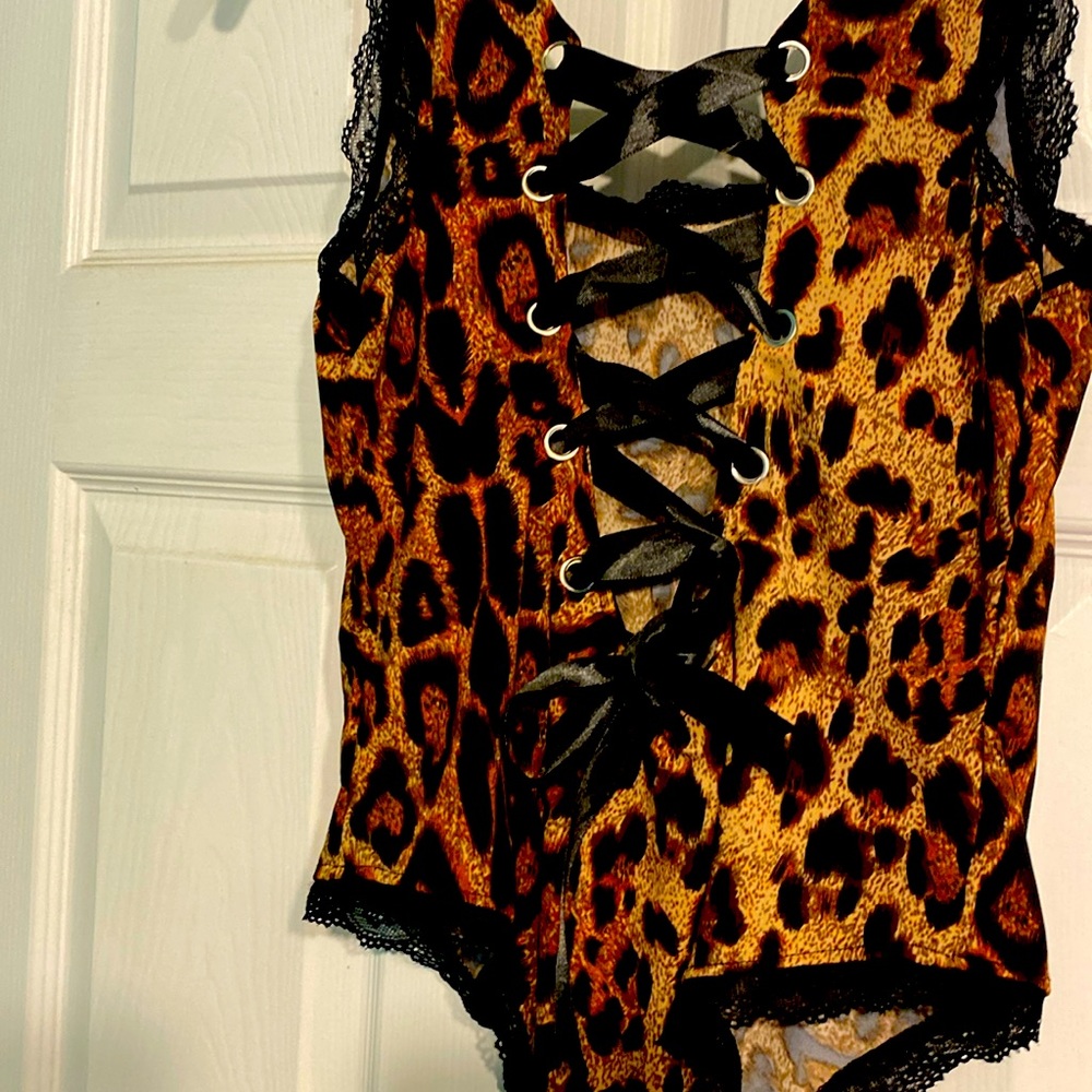 Leopard bodysuit never worn
